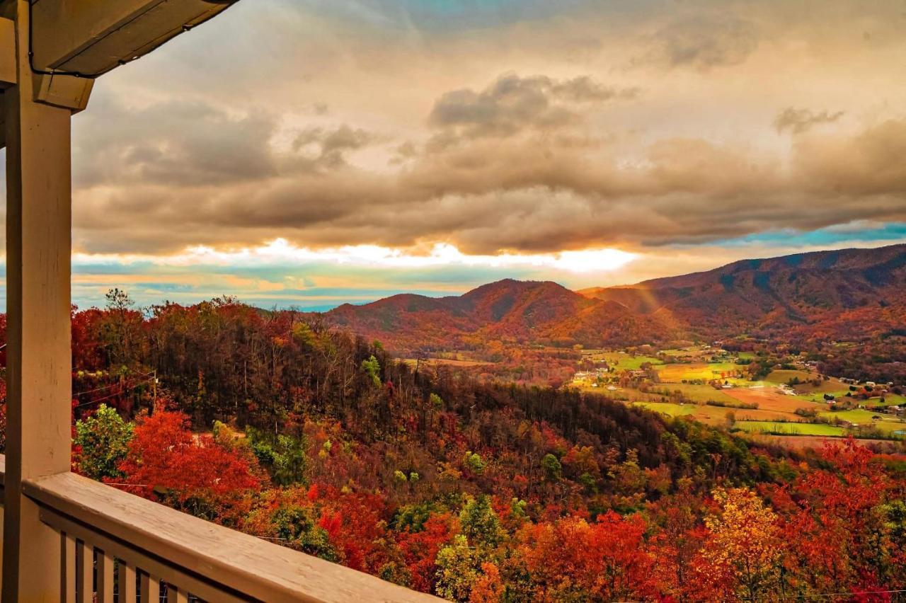 Tanasi Lodge - Reunions, Retreats, Weddings, Family Getaways Sevierville Exterior photo
