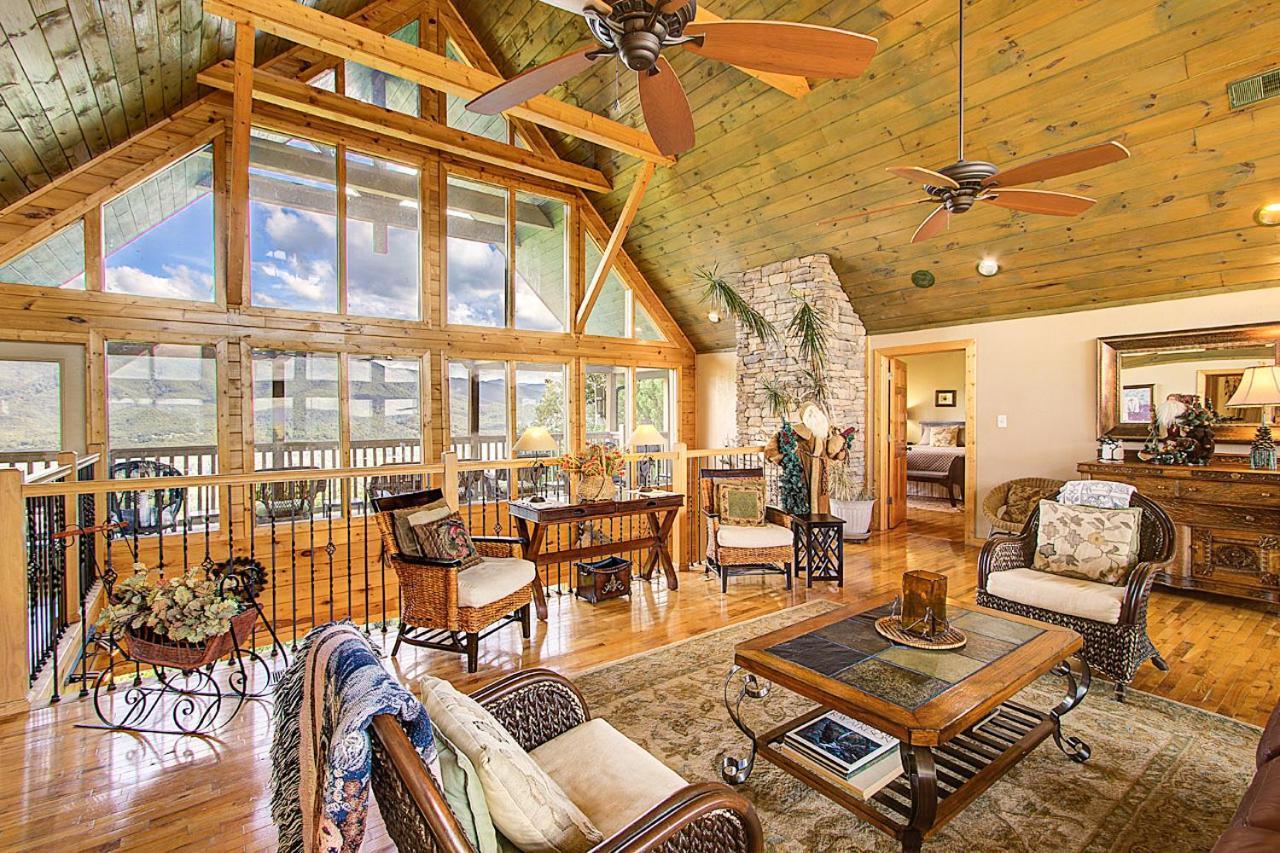 Tanasi Lodge - Reunions, Retreats, Weddings, Family Getaways Sevierville Exterior photo